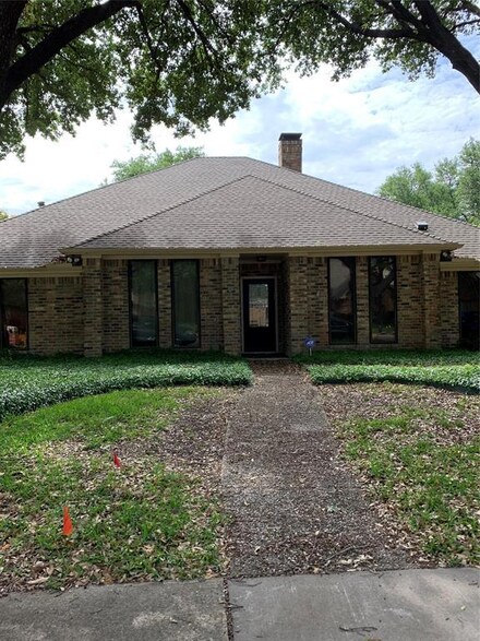 18615 Crownover Ct, Dallas, TX 75252