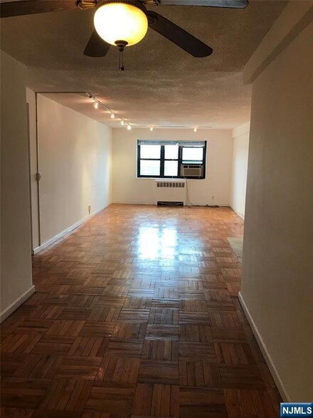 208 Anderson St Unit N5E, Hackensack, NJ 07601