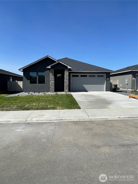 1011 9th Ave NE, Ephrata, WA 98823