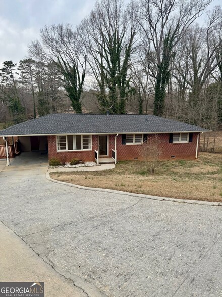 586 Poplar St, Toccoa, GA 30577