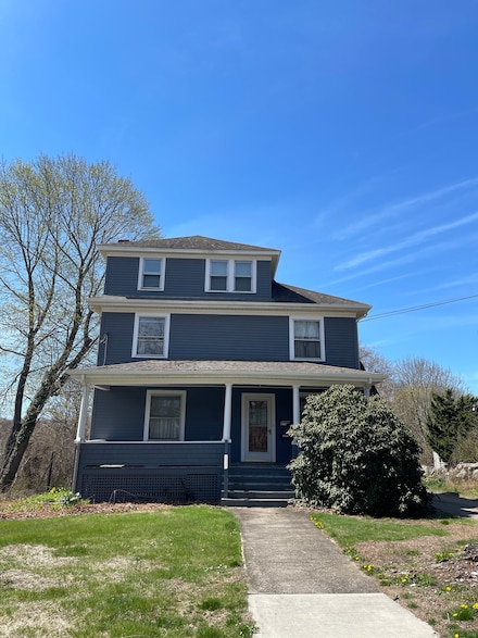 674 Williams St, New London, CT 06320