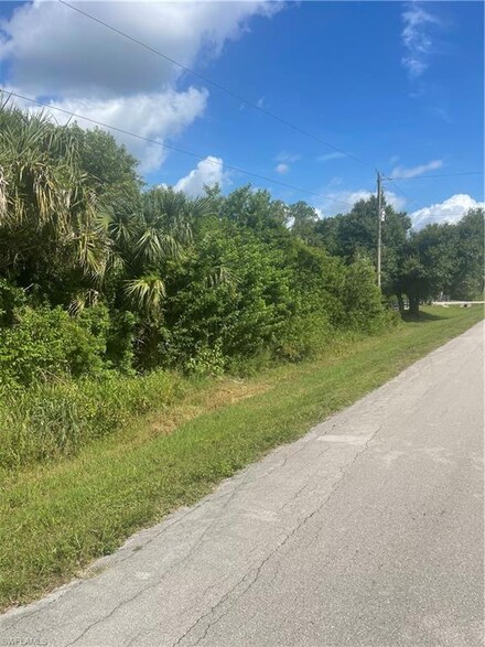 520 18th St NE, Naples, FL 34120