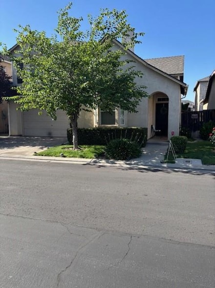 783 W Bordeaux Ln, Clovis, CA 93619