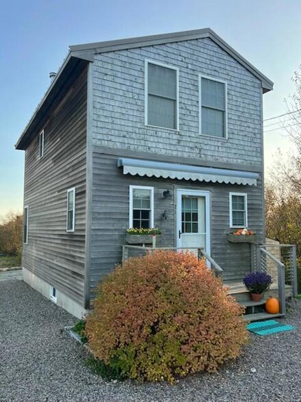 21 Crowley Island Rd, Gouldsboro, ME 04624