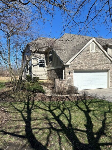 110 River Mist Dr Unit 1, Oswego, IL 60543