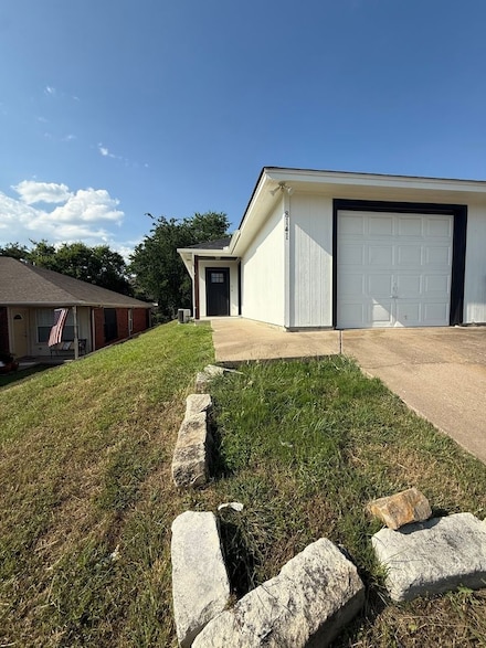 8141 Julie Ave, Fort Worth, TX 76116