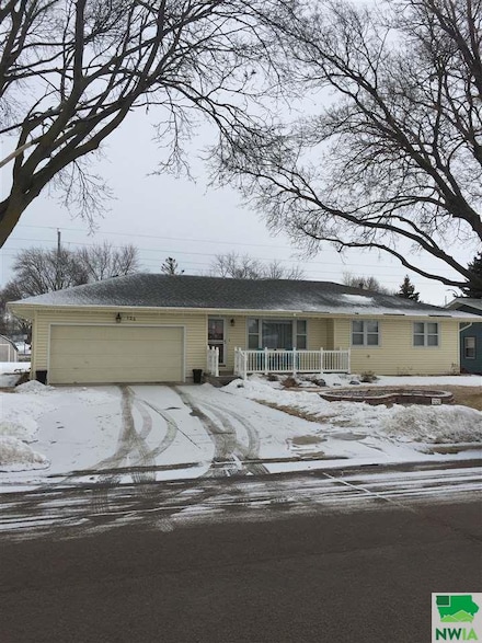125 Airview Dr, Sergeant Bluff, IA 51054