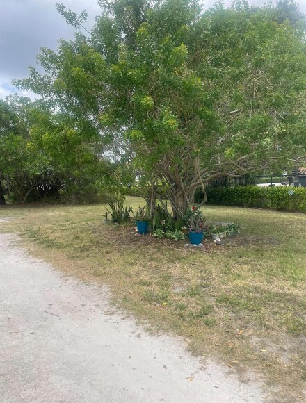 2101 S 37th St, Fort Pierce, FL 34947