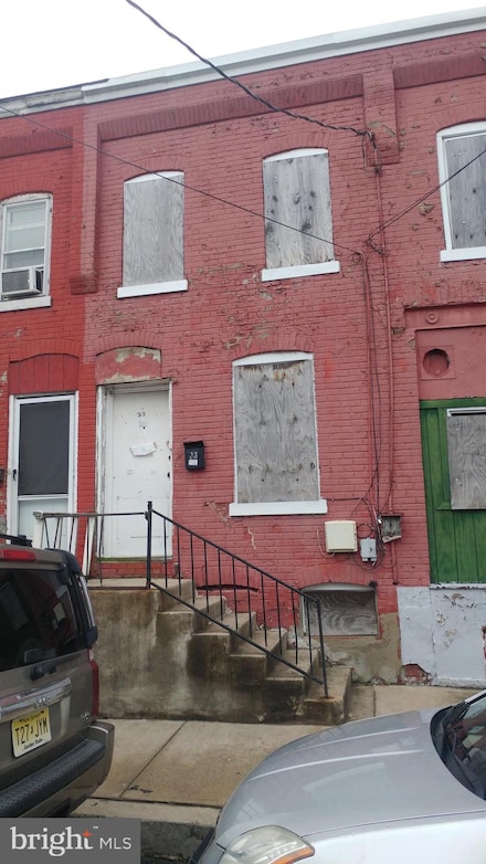 33 N Logan Ave, Trenton, NJ 08609
