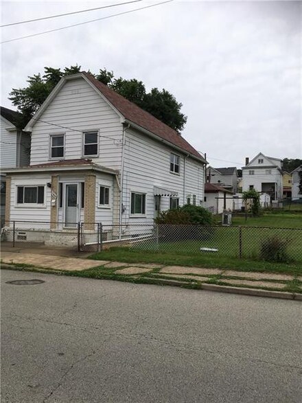 1932 Constitution Blvd, New Kensington, PA 15068