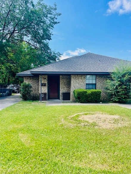 622 W Belden St, Sherman, TX 75092