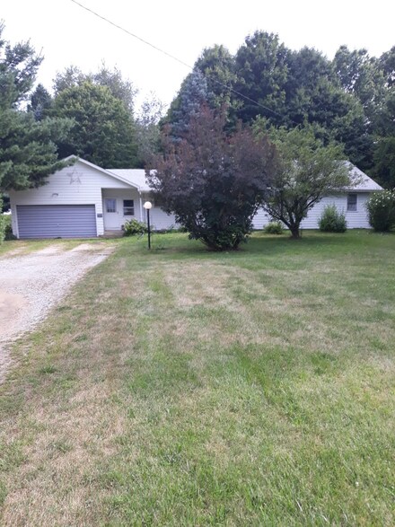 20875 Old 205, Edwardsburg, MI 49112