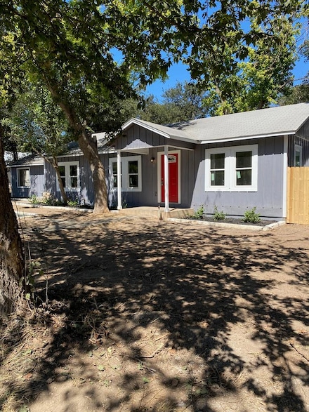 2808 Nichols St, Kerrville, TX 78028