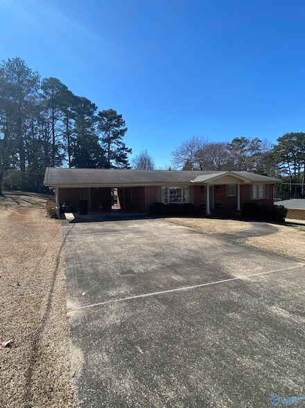210 Pineridge Dr, Gadsden, AL 35904