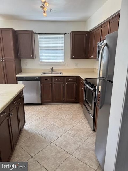 2453 Wentworth Dr, Crofton, MD 21114