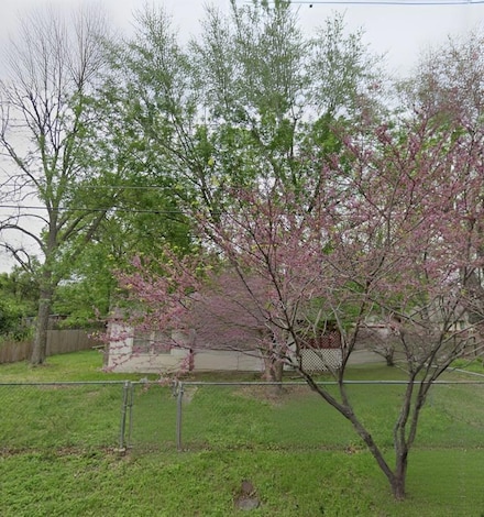 105 E Walnut Dr, Austin, TX 78753