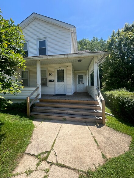 10 Clark St, Danbury, CT 06810