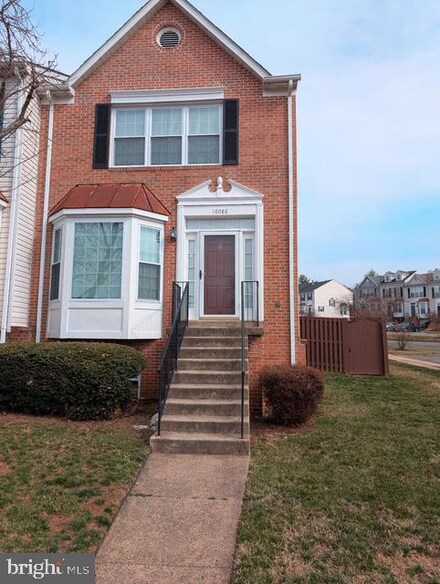 16086 Taconic Cir, Dumfries, VA 22025