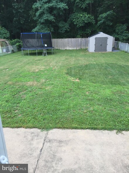 2366 Dixon Ave, Croydon, PA 19021
