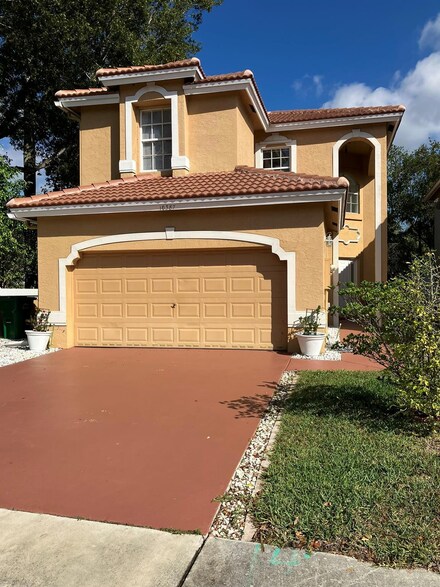 10387 NW 7th St, Coral Springs, FL 33071