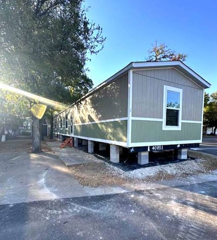 2 Palma Cir, Austin, TX 78744