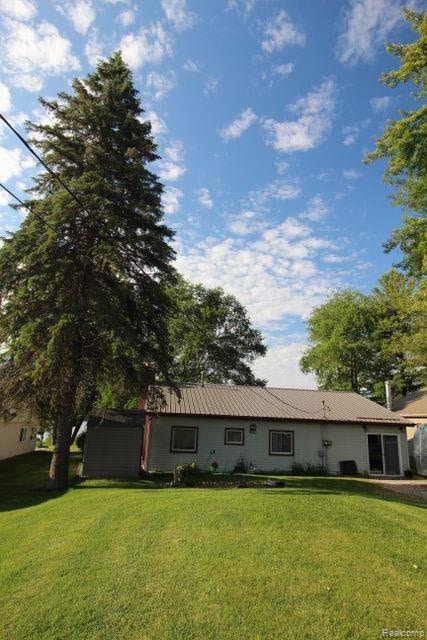 2898 E Lake Dr, Lupton, MI 48635