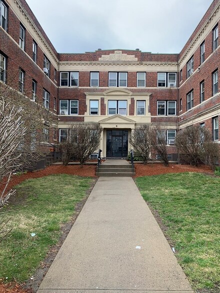 8 Walnut St Unit 16, Everett, MA 02149