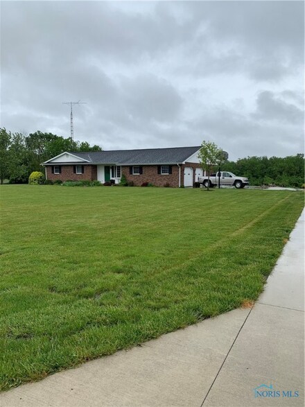 16800 County Road M2, Napoleon, OH 43545