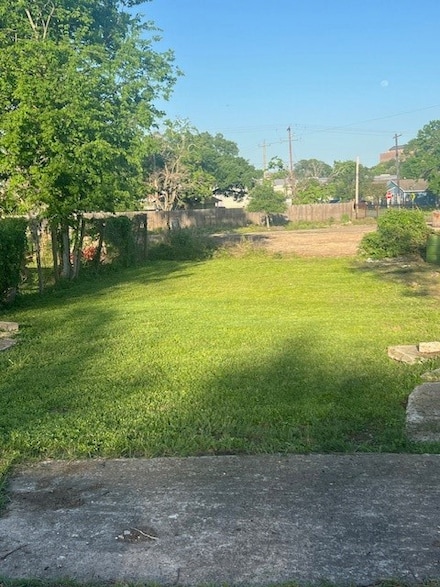 206 Clark St, Richmond, TX 77469