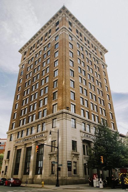 60 Monroe Center St NW Unit Suite 7D, Grand Rapids, MI 49503