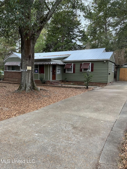 2643 Pinebrook Dr, Jackson, MS 39212