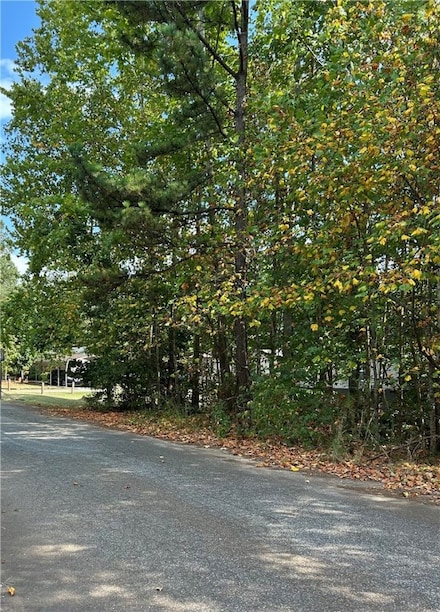 507 Sunshine Dr, Seneca, SC 29678