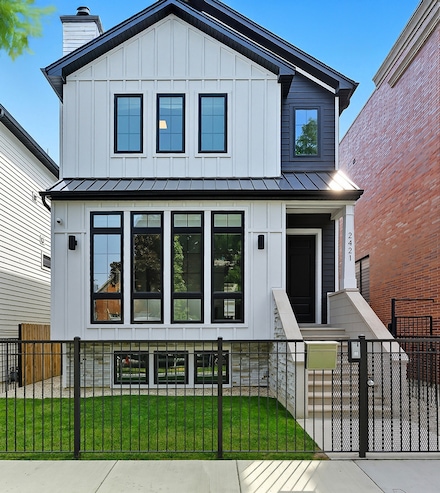 2421 W Belden Ave, Chicago, IL 60647