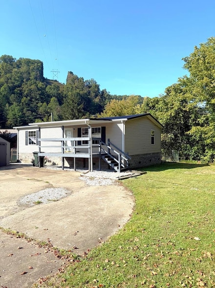 66 Haywood Ln, Prestonsburg, KY 41653