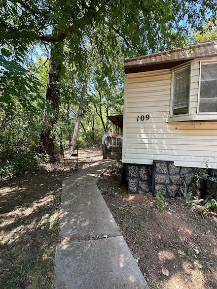 109 E Prospect St, Denison, TX 75021