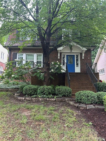 7041 Northmoor Dr, Saint Louis, MO 63105