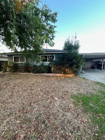 4959 E Carmen Ave, Fresno, CA 93727