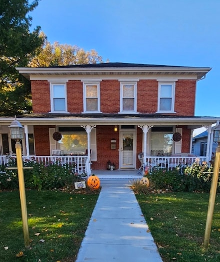 110 W Mason St, Lena, IL 61048