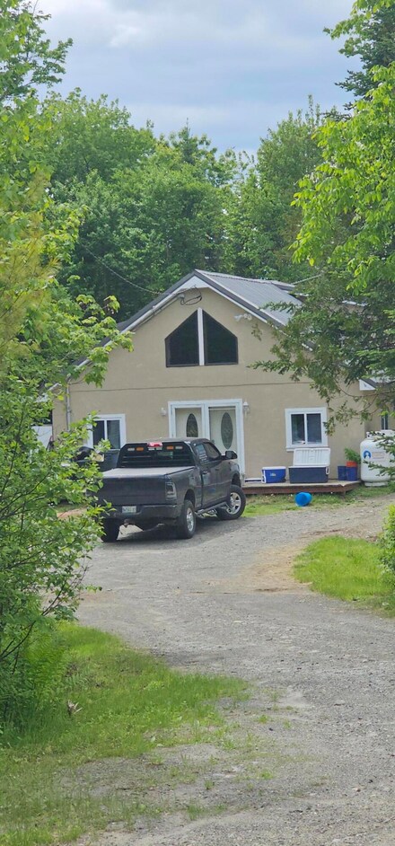 28 Valley Rd, Athens, ME 04912