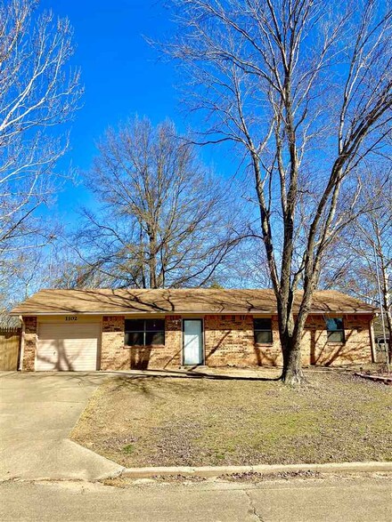 1102 Sharp St, Perkins, OK 74059