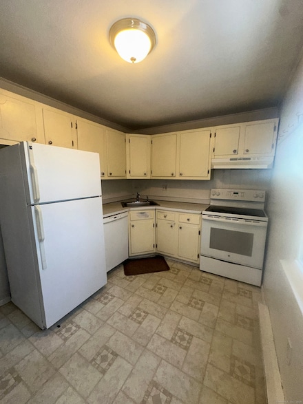 18 Canterbury Arms Unit 18, New Milford, CT 06776