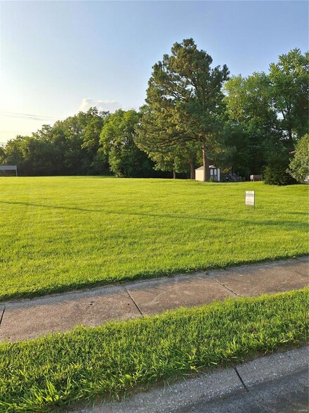 0 Norwich Dr, Saint Charles, MO 63301