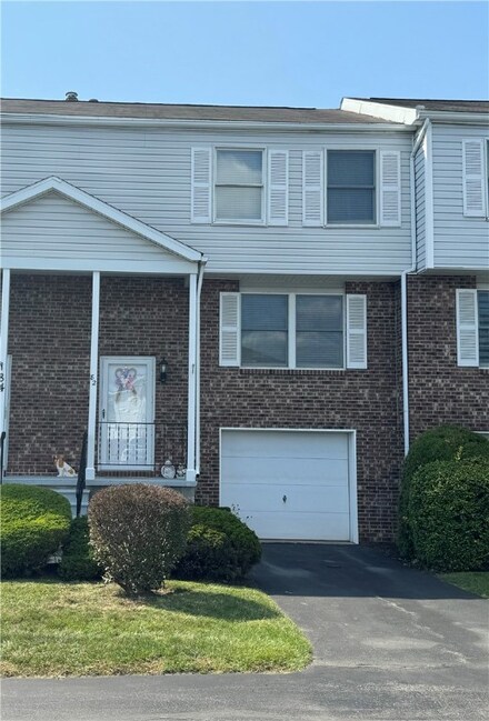 82 Jordache Ln, Spencerport, NY 14559