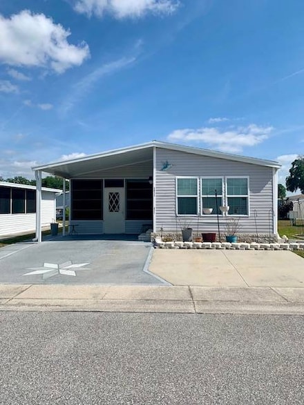 5913 Utopia Dr, Zephyrhills, FL 33540