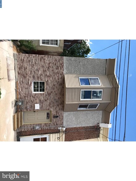 1314 E 9th St, Crum Lynne, PA 19022