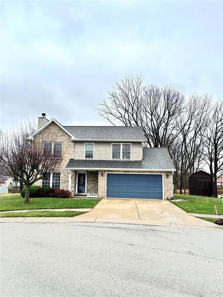 7 Pinewood Ct, Greencastle, IN 46135