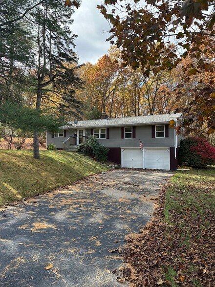 35 Laurel Hill Ln, Holden, MA 01520