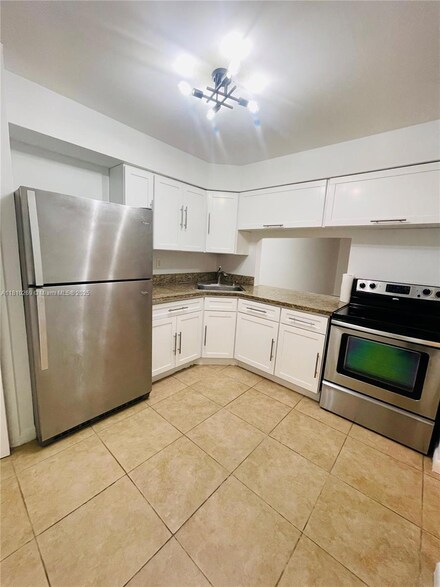 1540 NE 191st St Unit 205, Miami, FL 33179