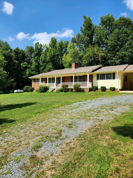4505 Bradshaw Quarry Rd, Efland, NC 27243