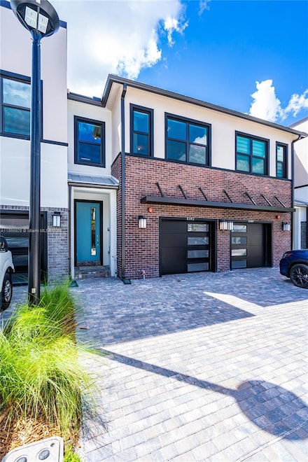 8342 NW 7th Place, Plantation, FL 33324